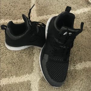 Lululemon APL shoes size 7.5 black and white